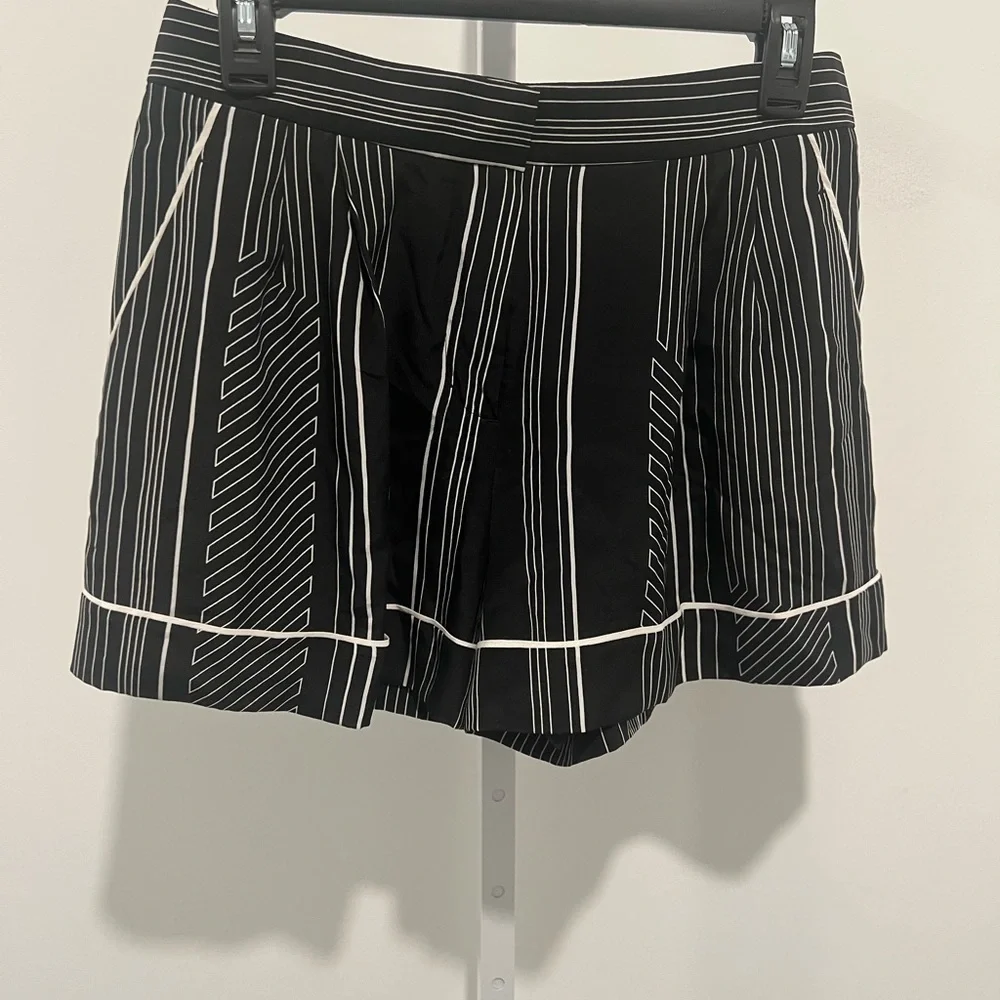 Phillip Lim New 3.1 high waisted 100% silk striped shorts / Size 2  Waist 16’ - Picture 2 of 5